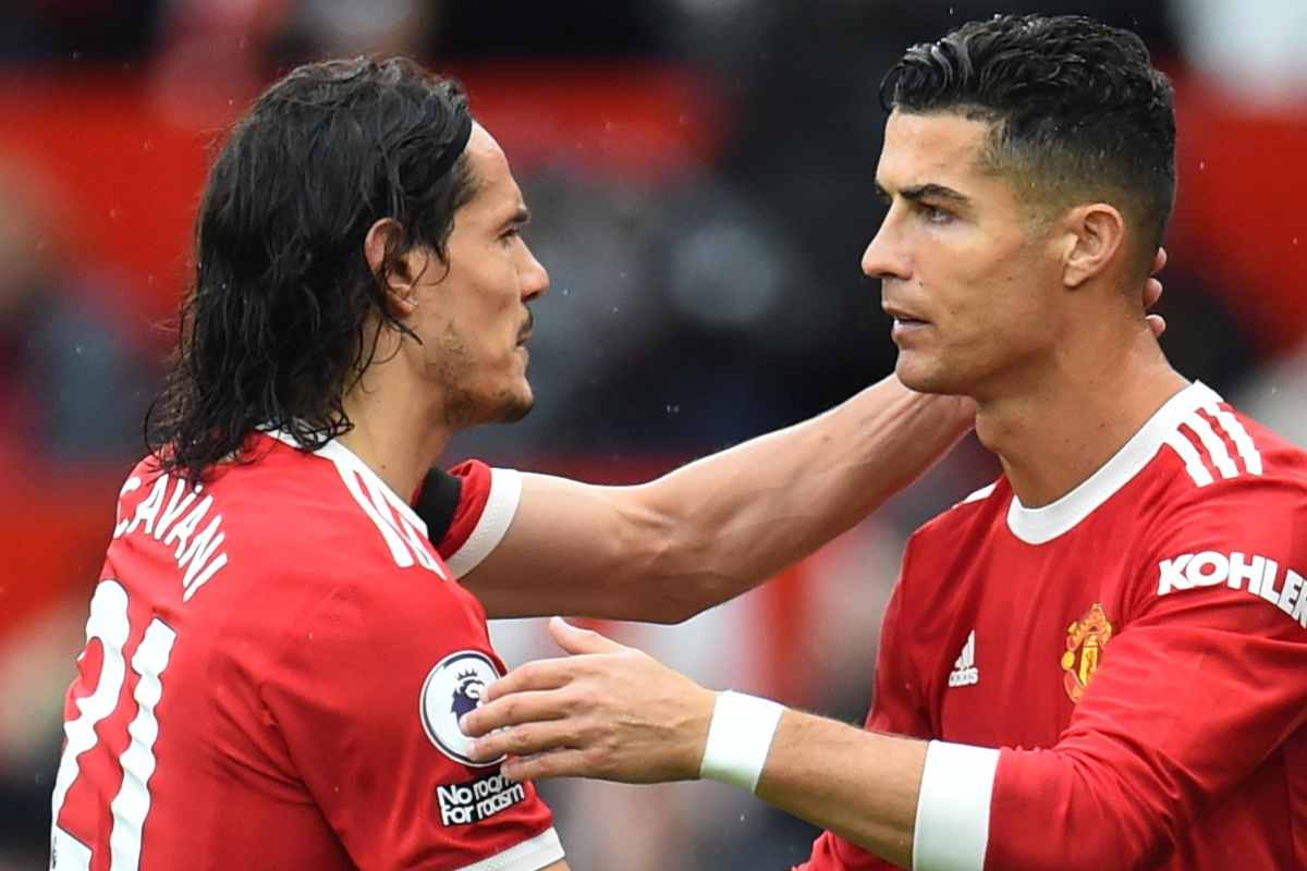 Cristiano Ronaldo ritrova la maglia numero 7 dello United: Grazie a  Cavani, gesto incredibile