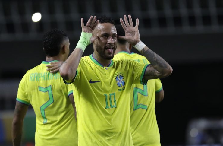 Neymar critiche crociera Brasile