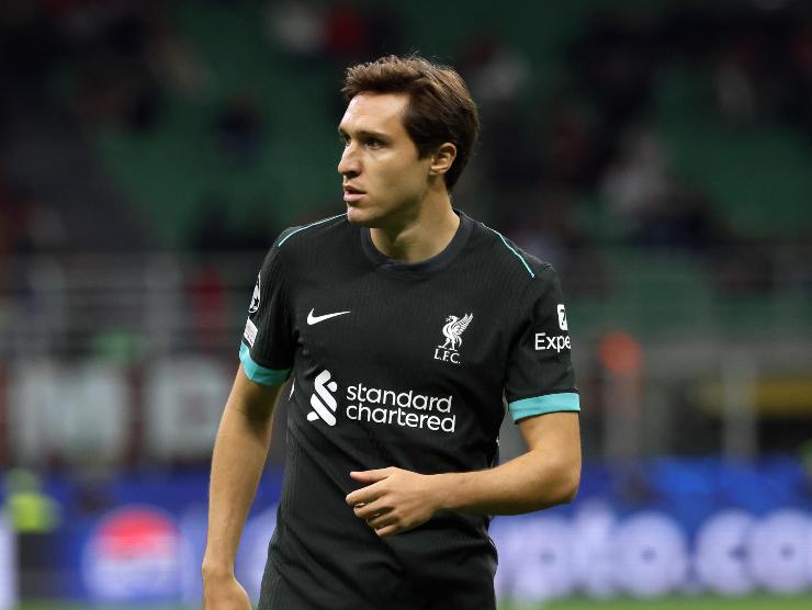 Chiesa in campo con la maglia del Liverpool