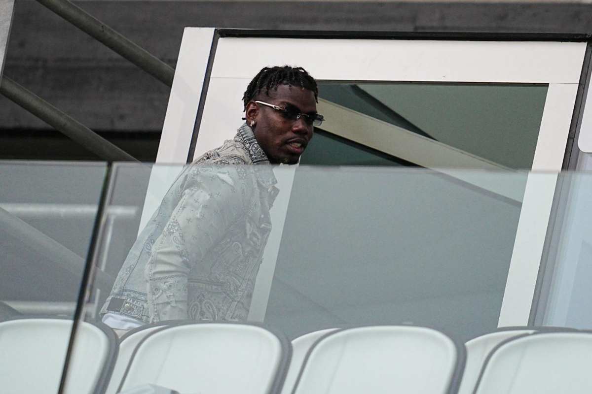 Paul Pogba in tribuna all'Allianz Stadium