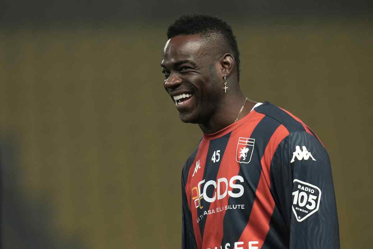 Mario Balotelli resta in Serie A e gioca titolare