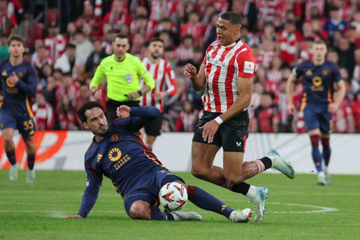 Mats Hummels in azione contro l'Athletic Bilbao